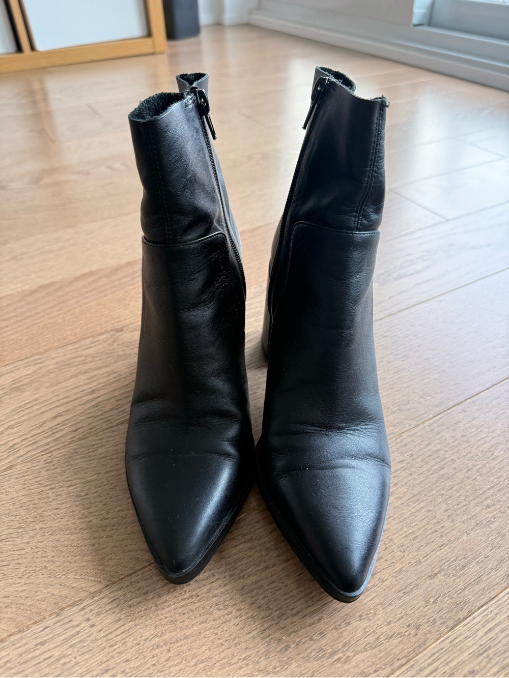 Women's Black Leather Pointed Ankle Boots